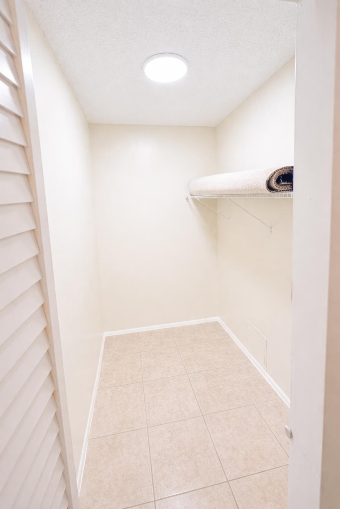 2740 Sw 22nd Avenue - Photo 4