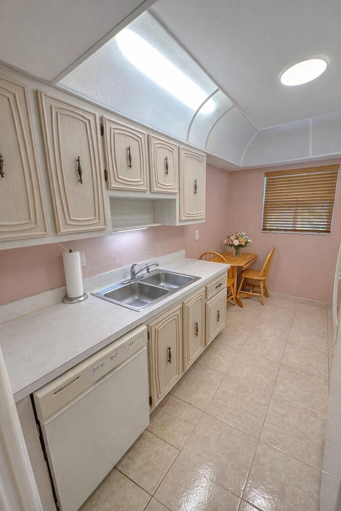 2740 Sw 22nd Avenue - Photo 1