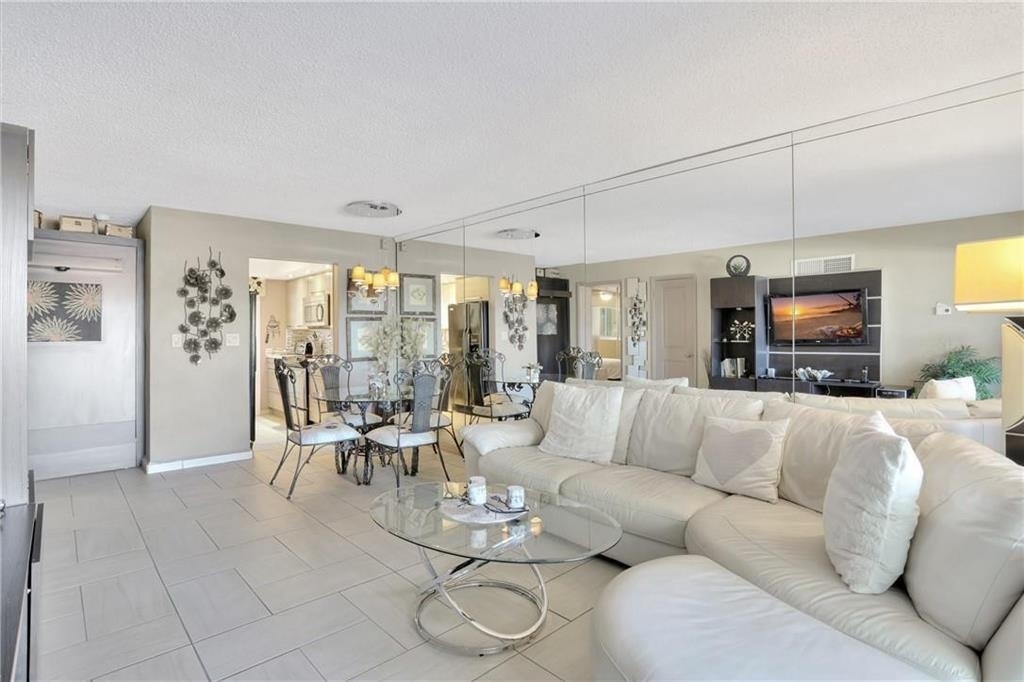 505 N Riverside Drive - Photo 6