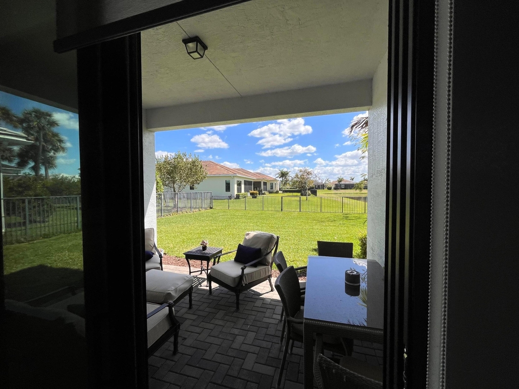 5663 Saint Armands Way - Photo 4