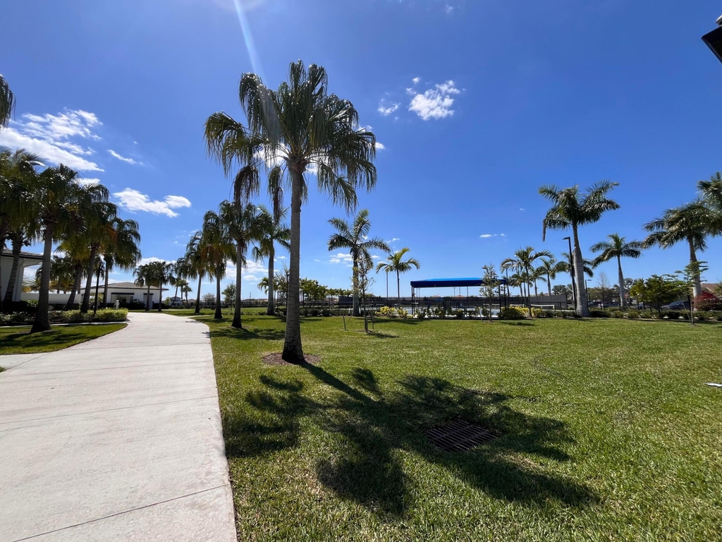 5663 Saint Armands Way - Photo 10