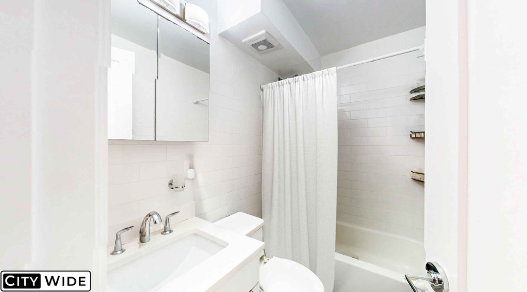 401 East 88th Street - Photo 6
