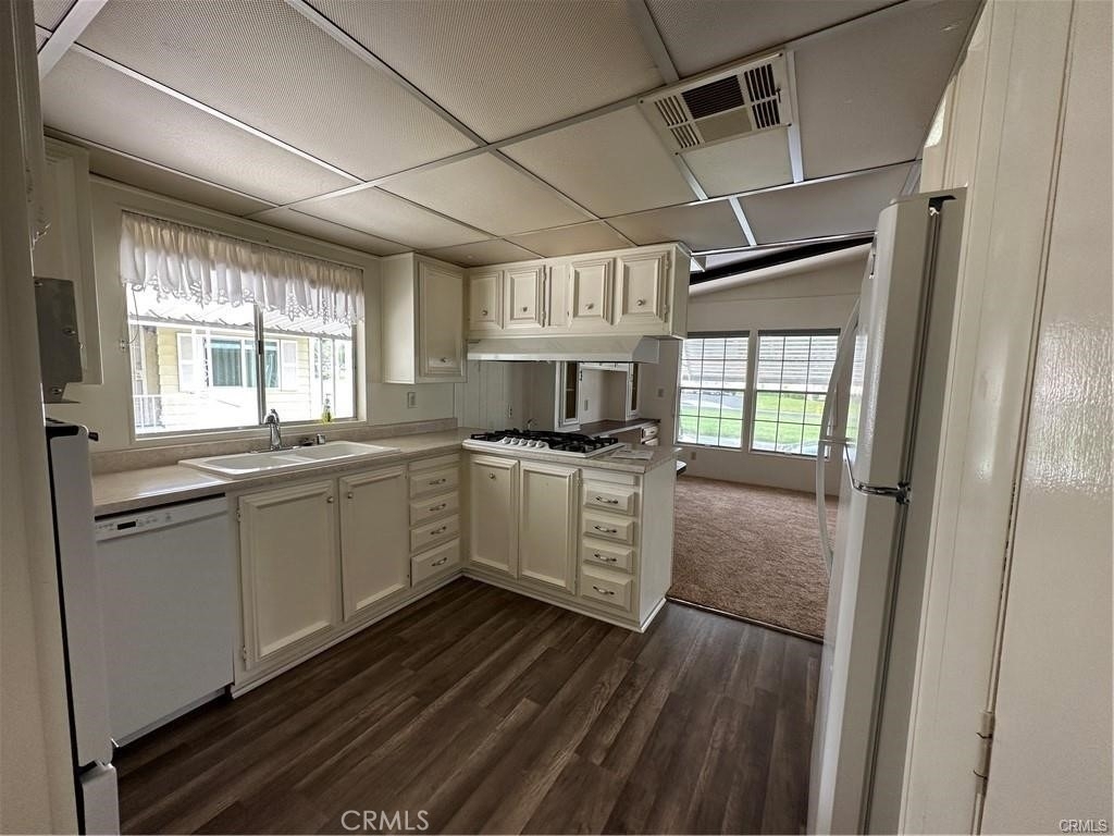 2230 Lake Park Drive - Photo 4