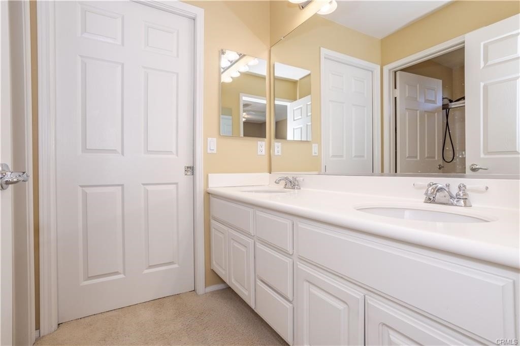 19932 Oakville Court - Photo 18