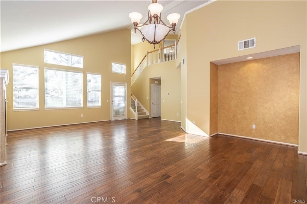 19932 Oakville Court - Photo 4