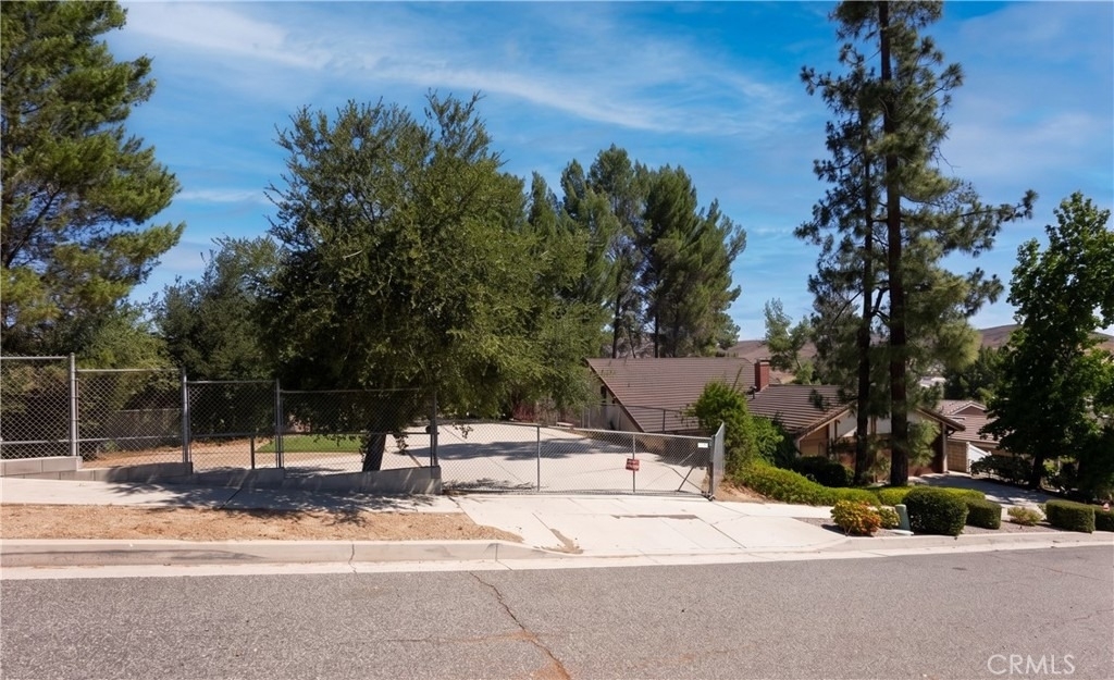 27601 Endeavor Street - Photo 2