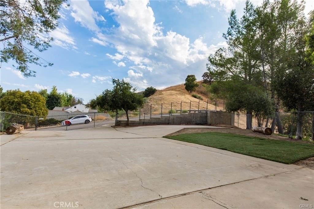 27601 Endeavor Street - Photo 6