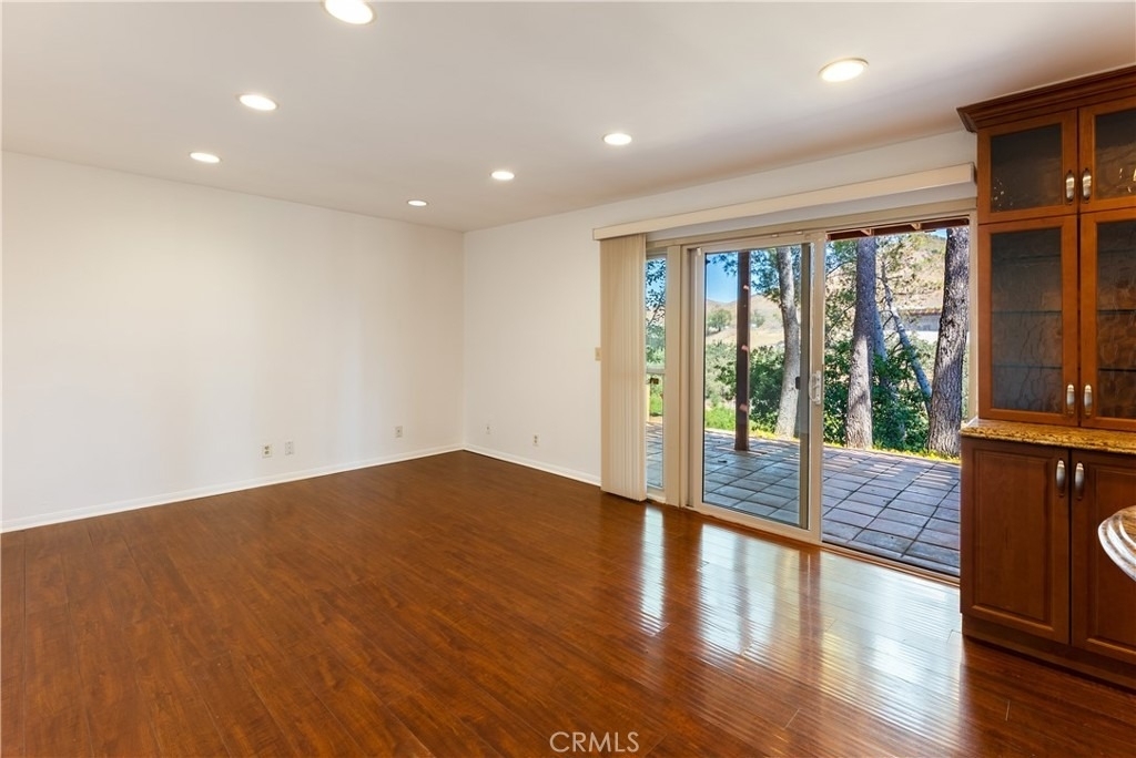 27601 Endeavor Street - Photo 14