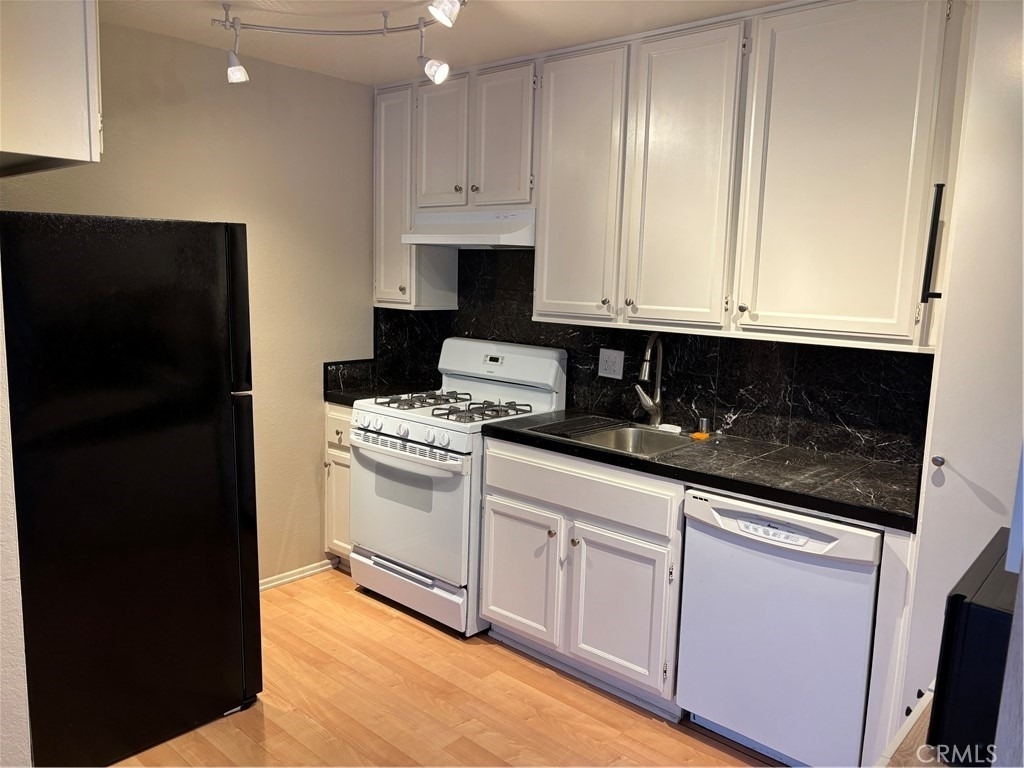 16971 Hoskins - Photo 4