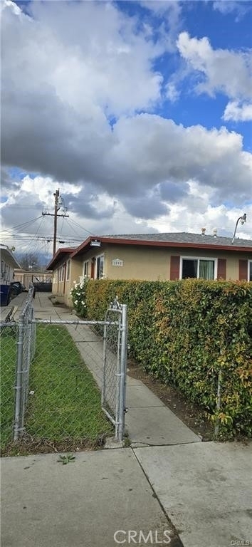 1095 E Nocta Street - Photo 2