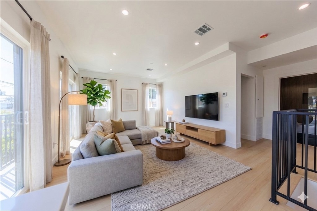2426 S West View Street - Photo 4