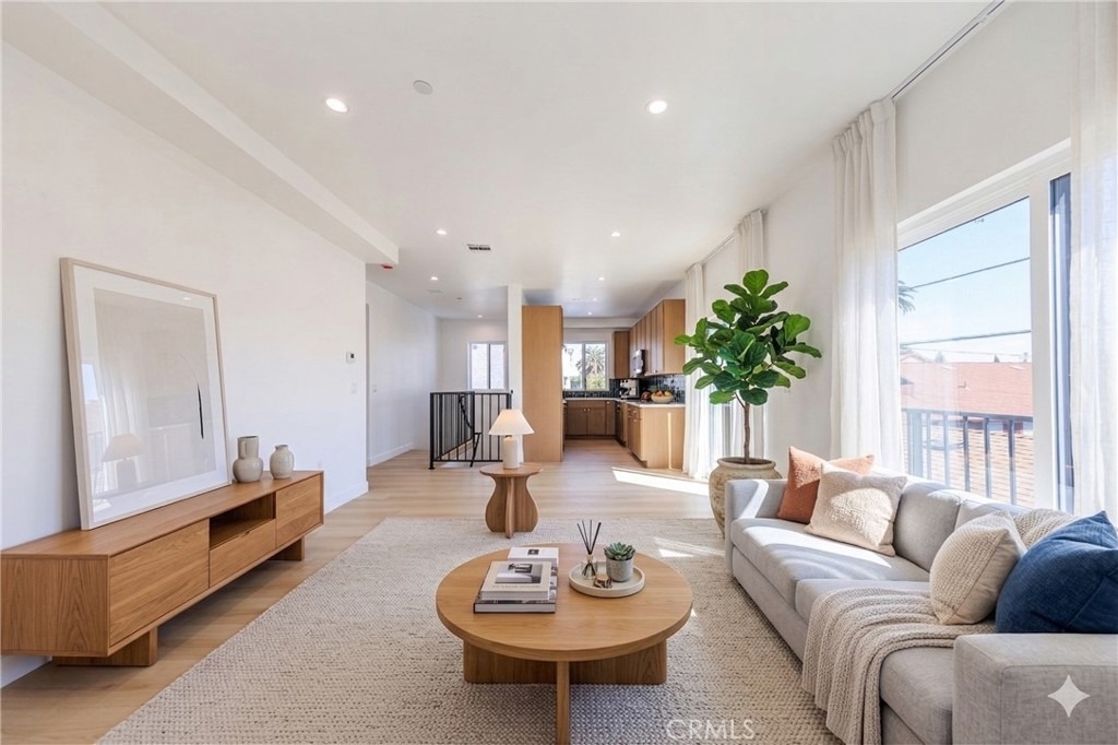 2426 S West View Street - Photo 3