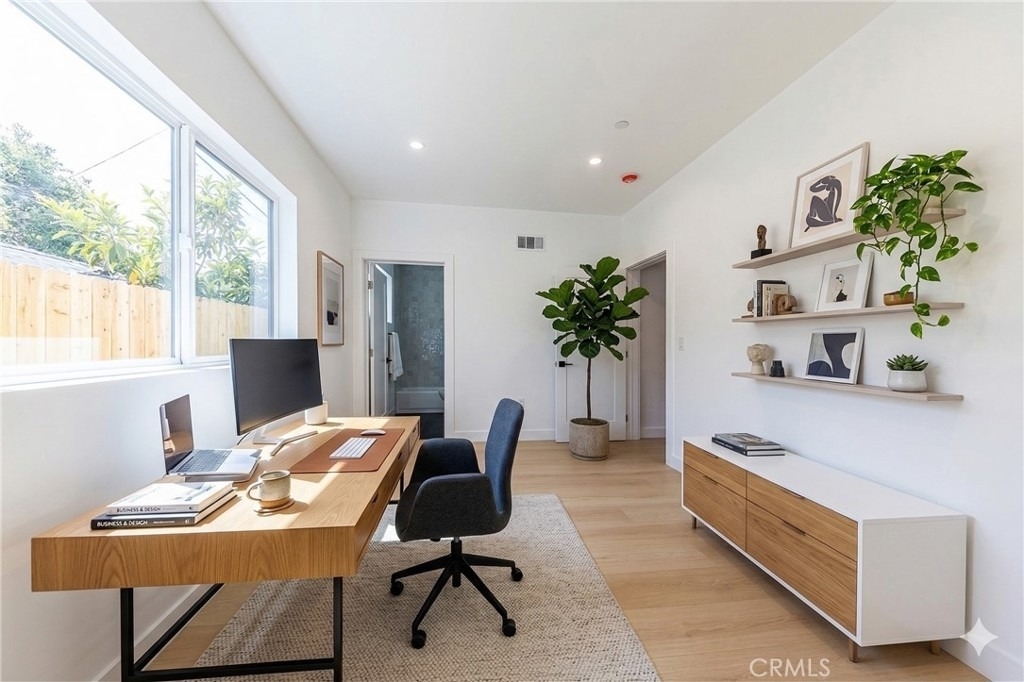 2426 S West View Street - Photo 5