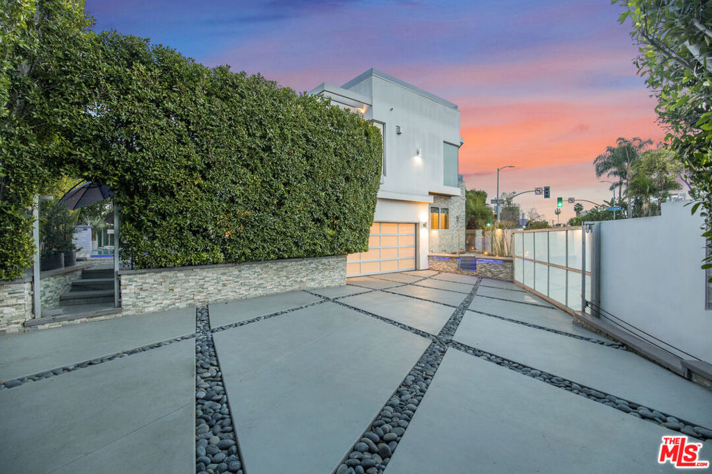 6379 Colgate Avenue - Photo 4
