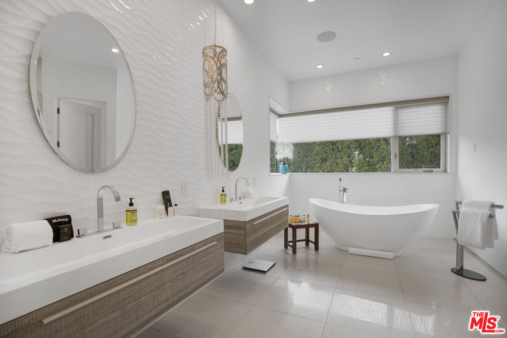 6379 Colgate Avenue - Photo 32
