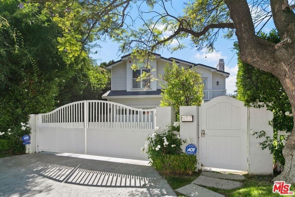 14917 Valley Vista Boulevard - Photo 2