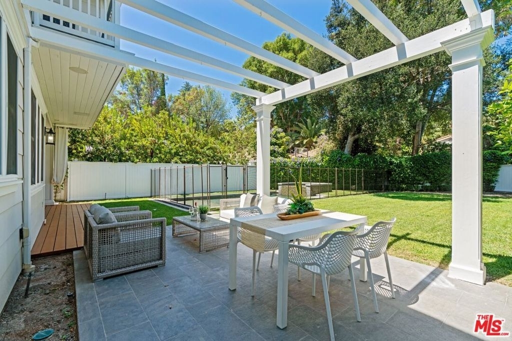14917 Valley Vista Boulevard - Photo 31