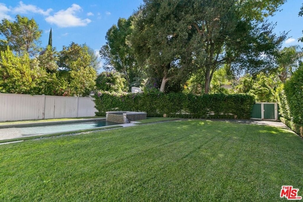 14917 Valley Vista Boulevard - Photo 32