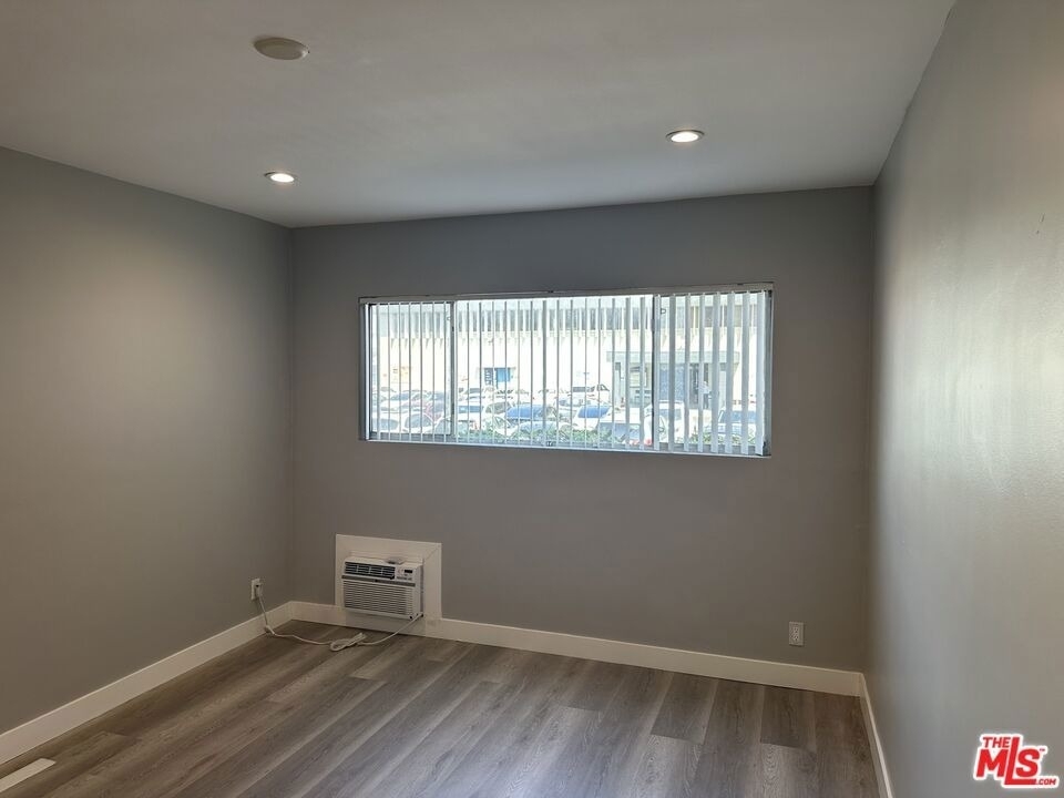 326 S Serrano Avenue - Photo 12