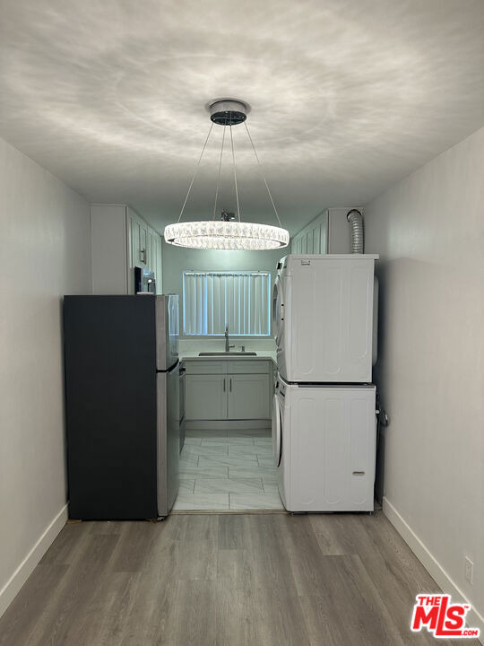 326 S Serrano Avenue - Photo 2