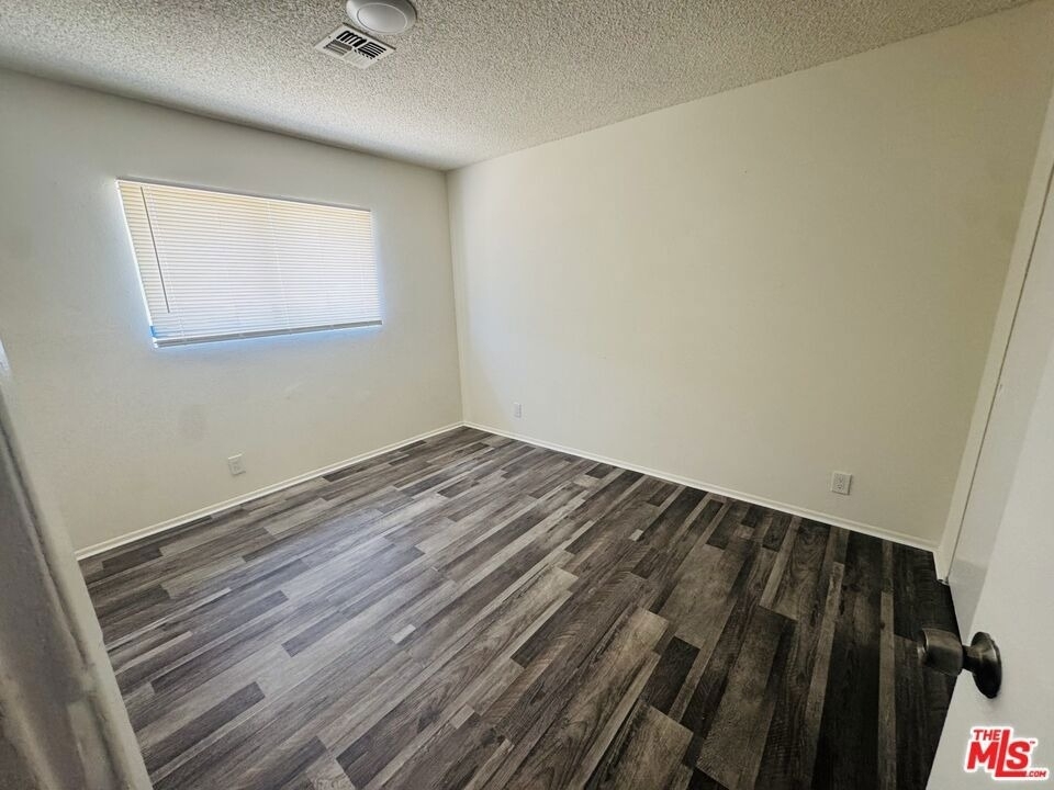 45119 Beech Avenue - Photo 2