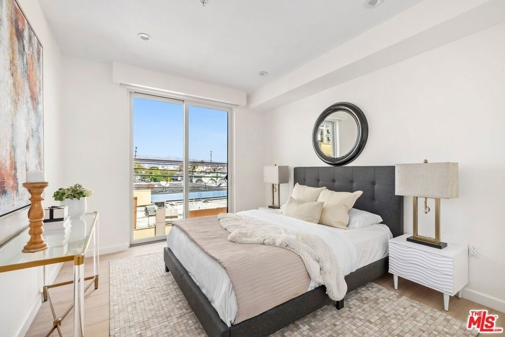 1414 1/2 S Beverly Dr - Photo 1