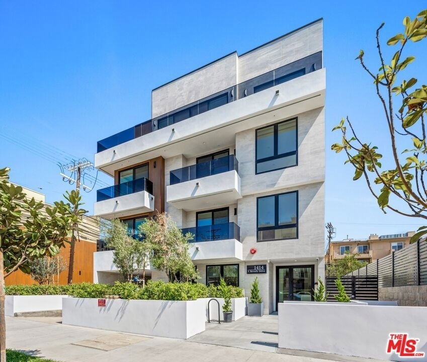 1414 1/2 S Beverly Dr - Photo 0