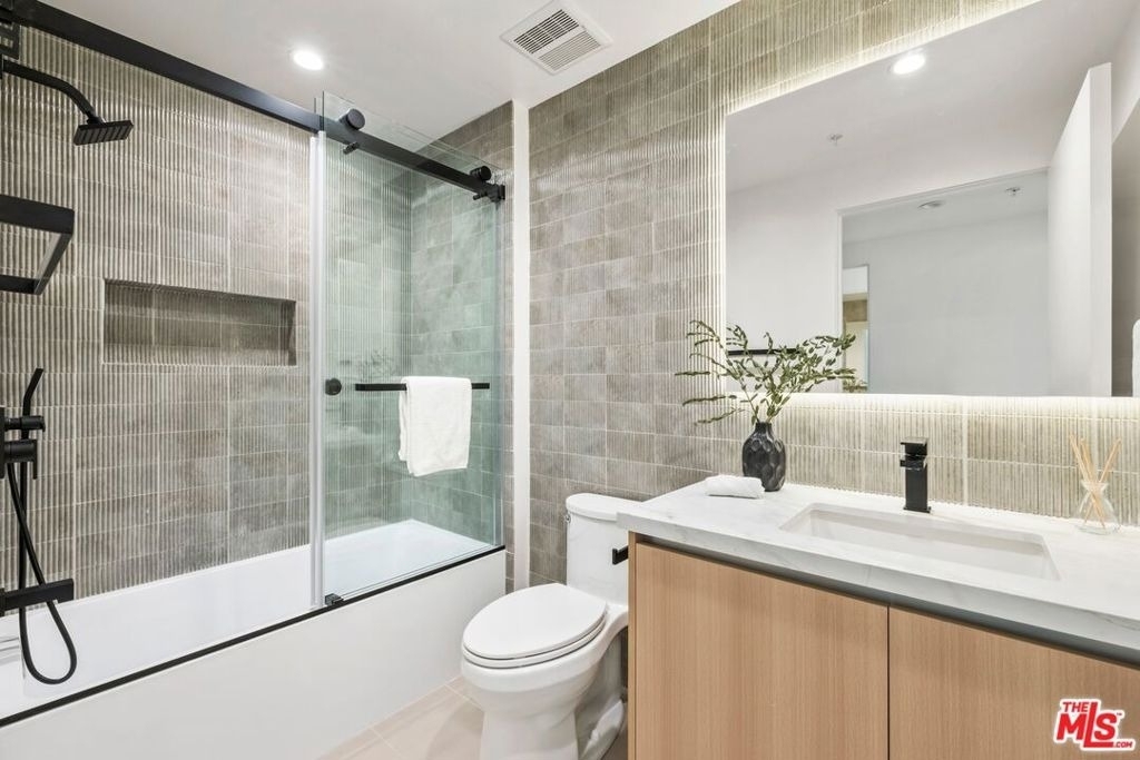 1414 1/2 S Beverly Dr - Photo 1