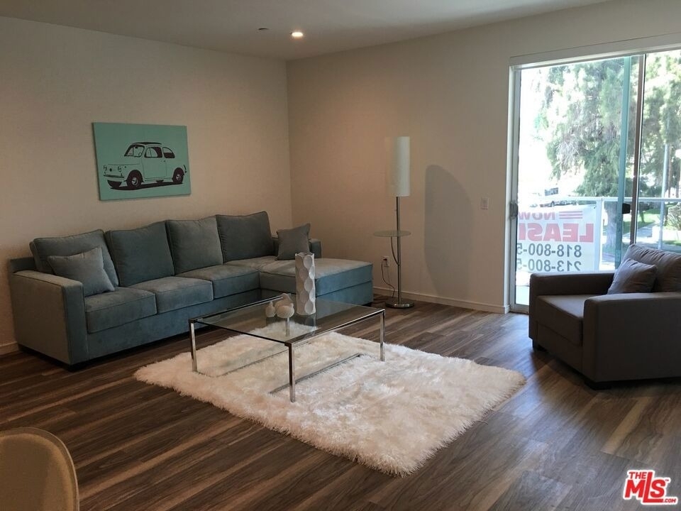 4600 Coldwater Canyon Avenue - Photo 3