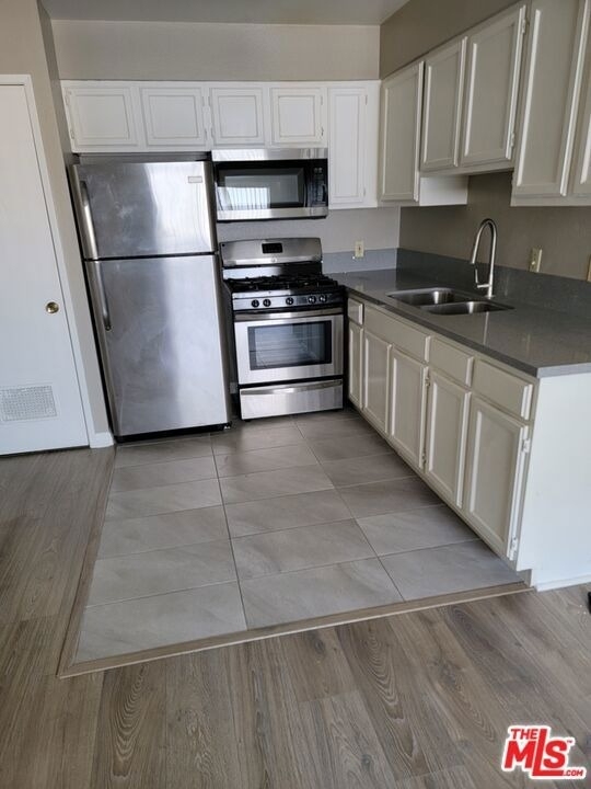 820 S St Andrews Place - Photo 10