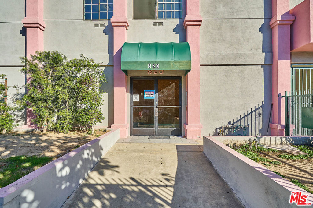 820 S St Andrews Place - Photo 13