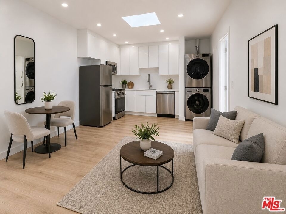 233 N Berendo Street - Photo 1