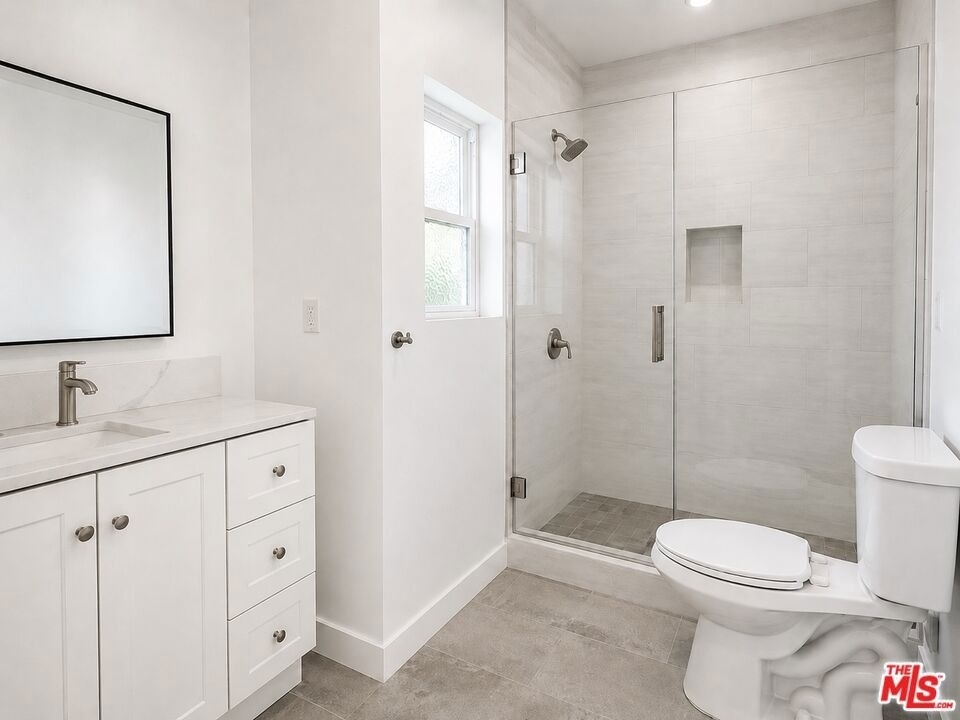 233 N Berendo Street - Photo 6
