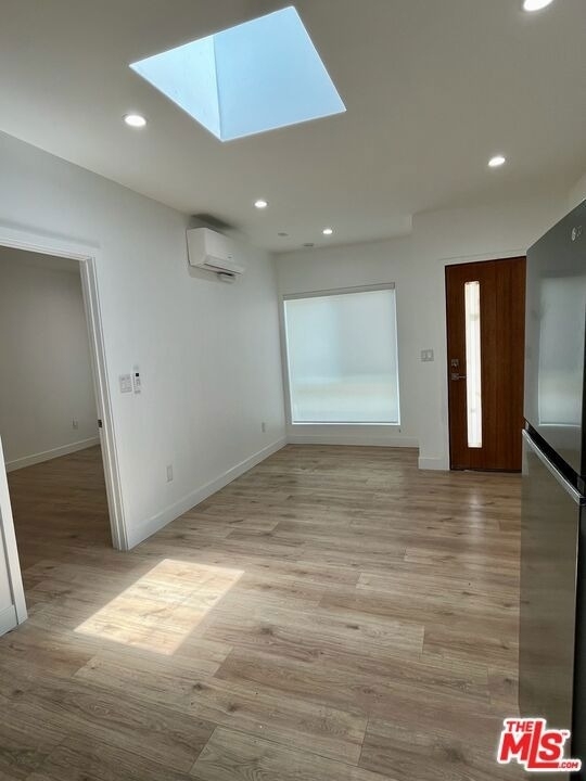 233 N Berendo Street - Photo 2