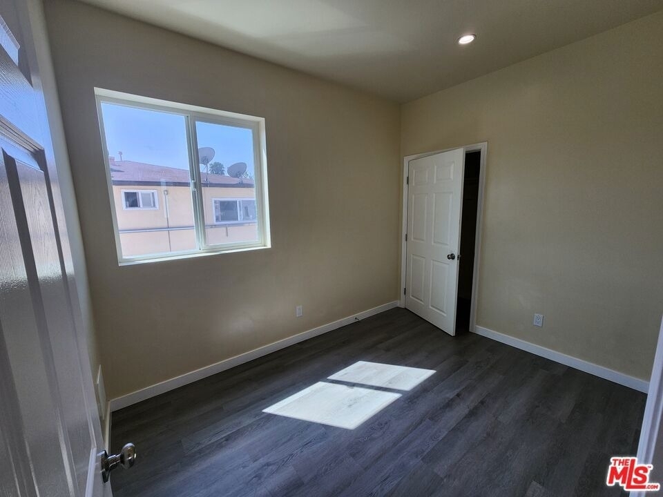 1535 W 80th Street - Photo 11