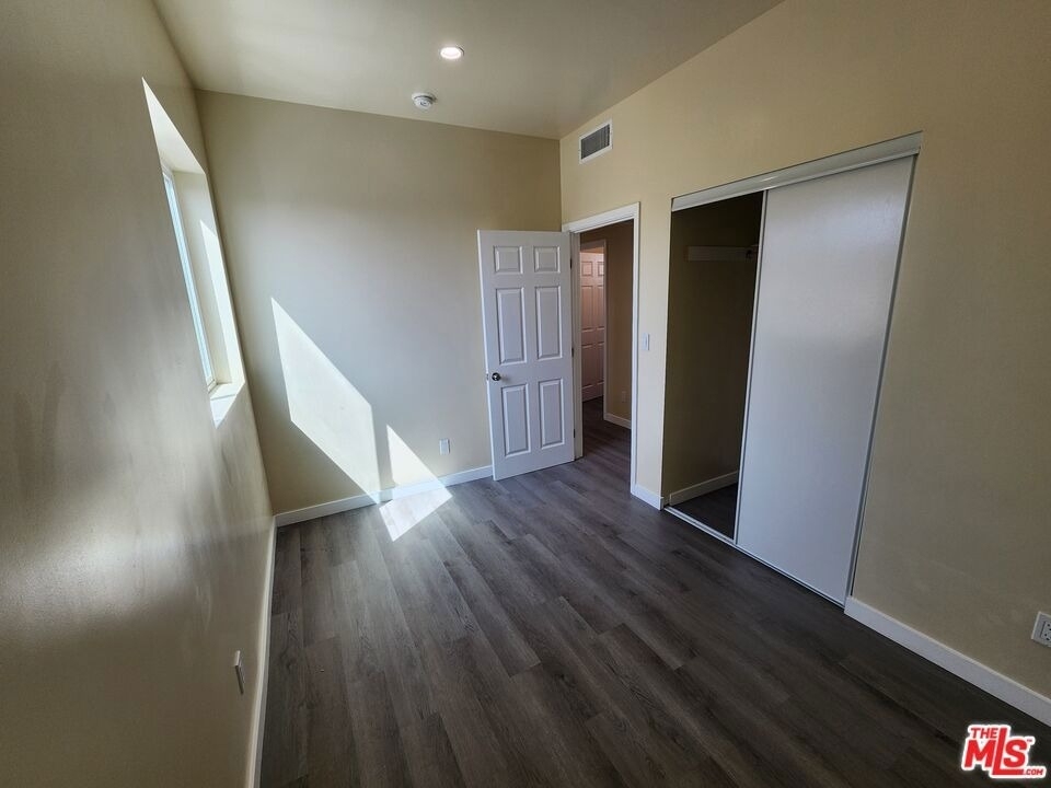 1535 W 80th Street - Photo 13