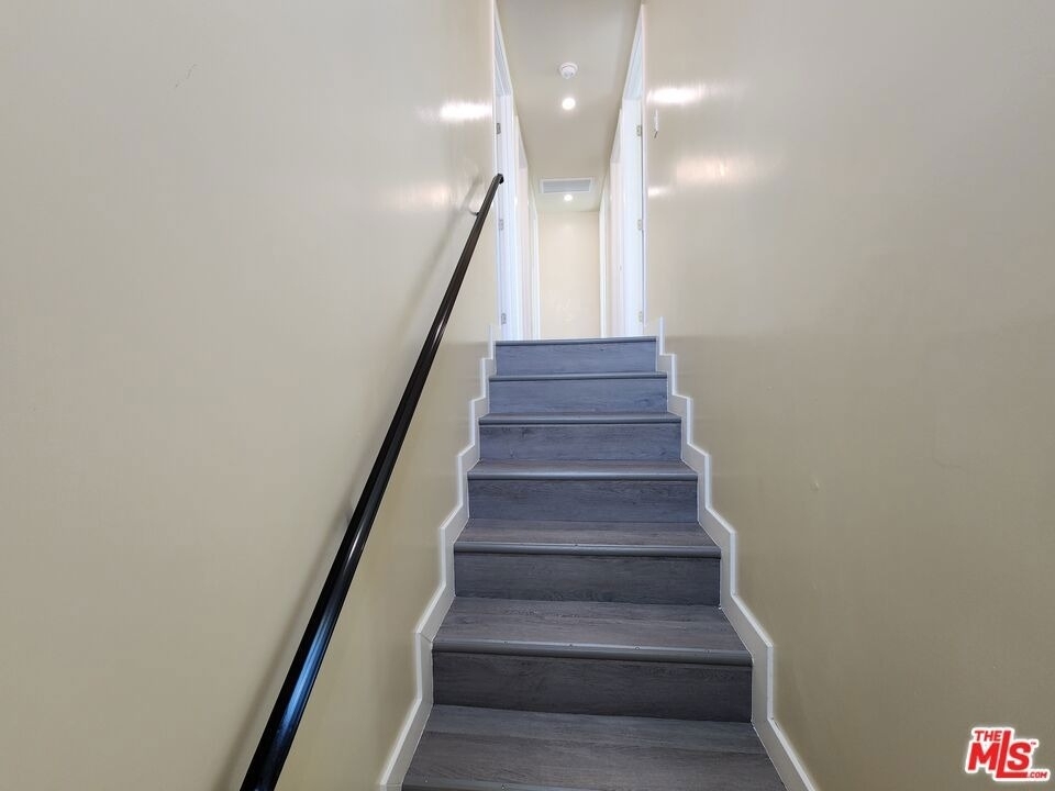 1535 W 80th Street - Photo 9