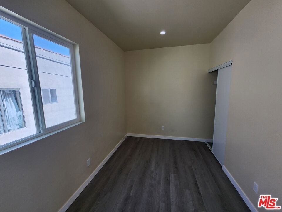 1535 W 80th Street - Photo 12