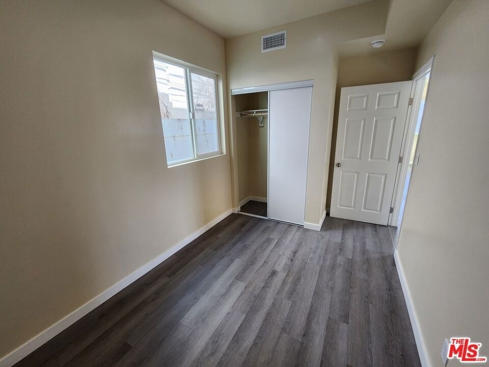 1535 W 80th Street - Photo 7