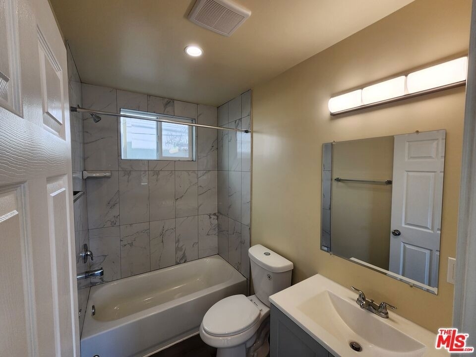 1535 W 80th Street - Photo 6