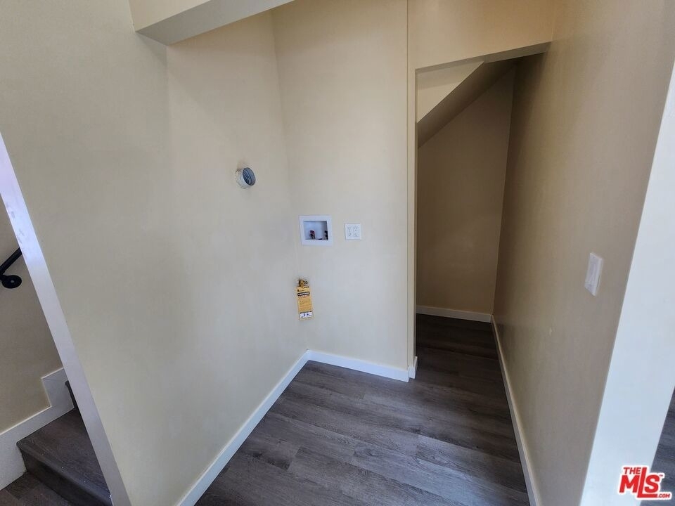 1535 W 80th Street - Photo 8