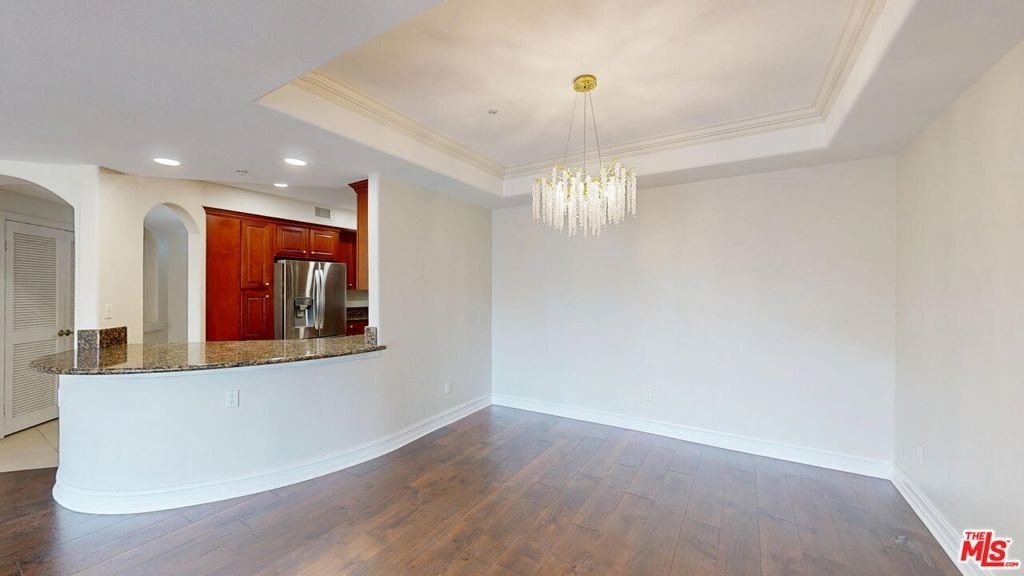 14242 Burbank Boulevard - Photo 3