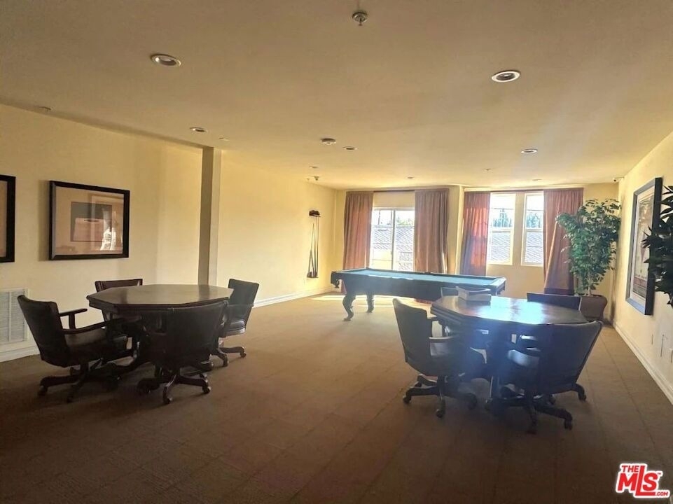 14242 Burbank Boulevard - Photo 16