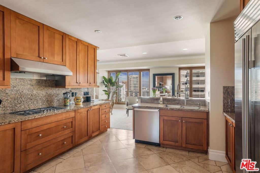 10727 Wilshire Boulevard - Photo 10