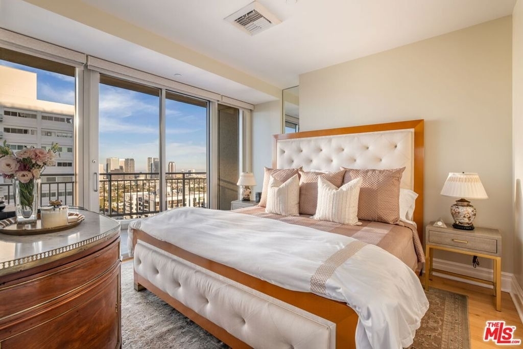 10727 Wilshire Boulevard - Photo 22