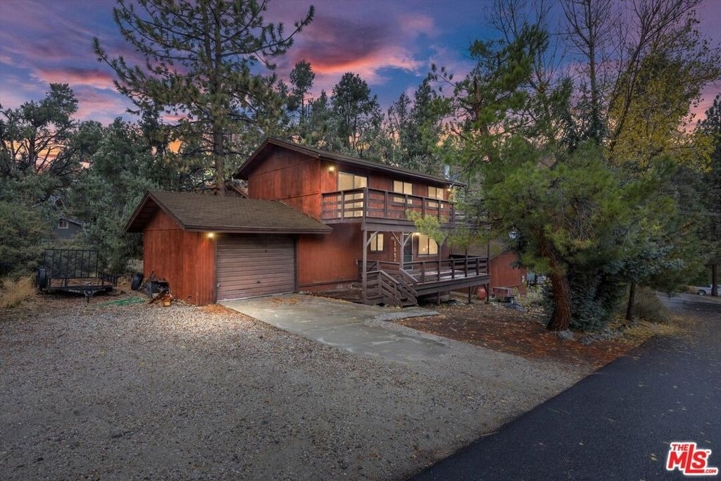 2317 Maplewood Way - Photo 0