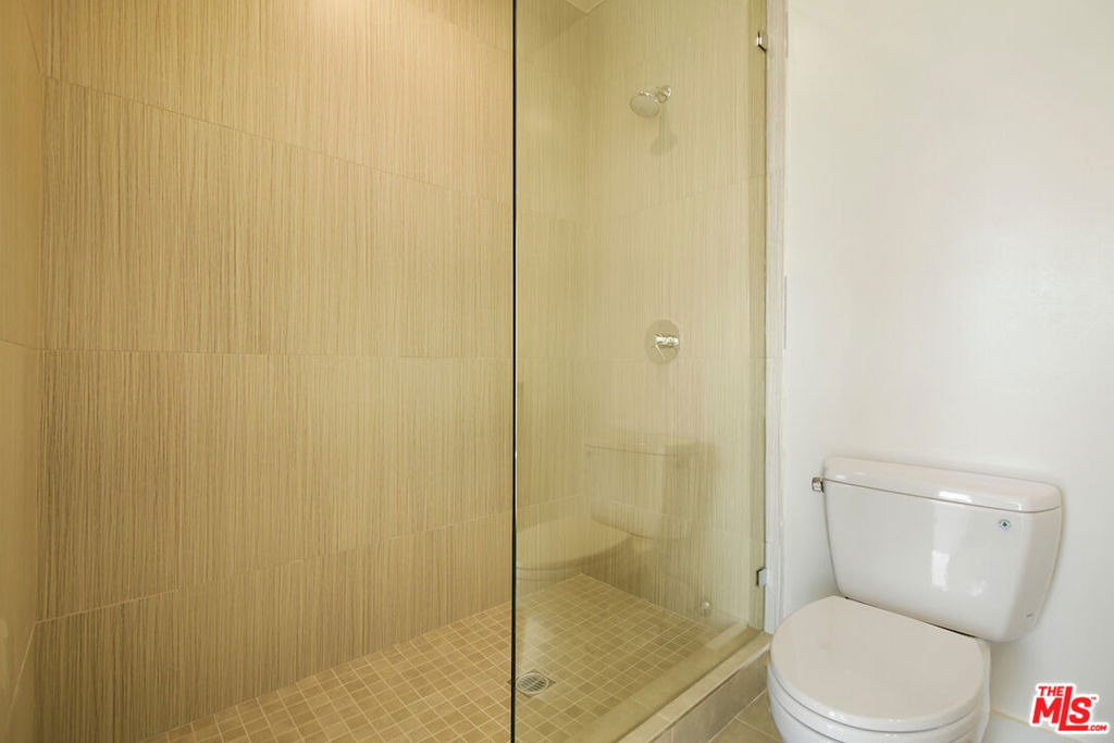 2496 S Centinela Avenue - Photo 12