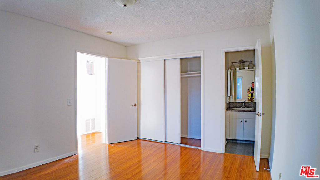 447 W Elk Avenue - Photo 3