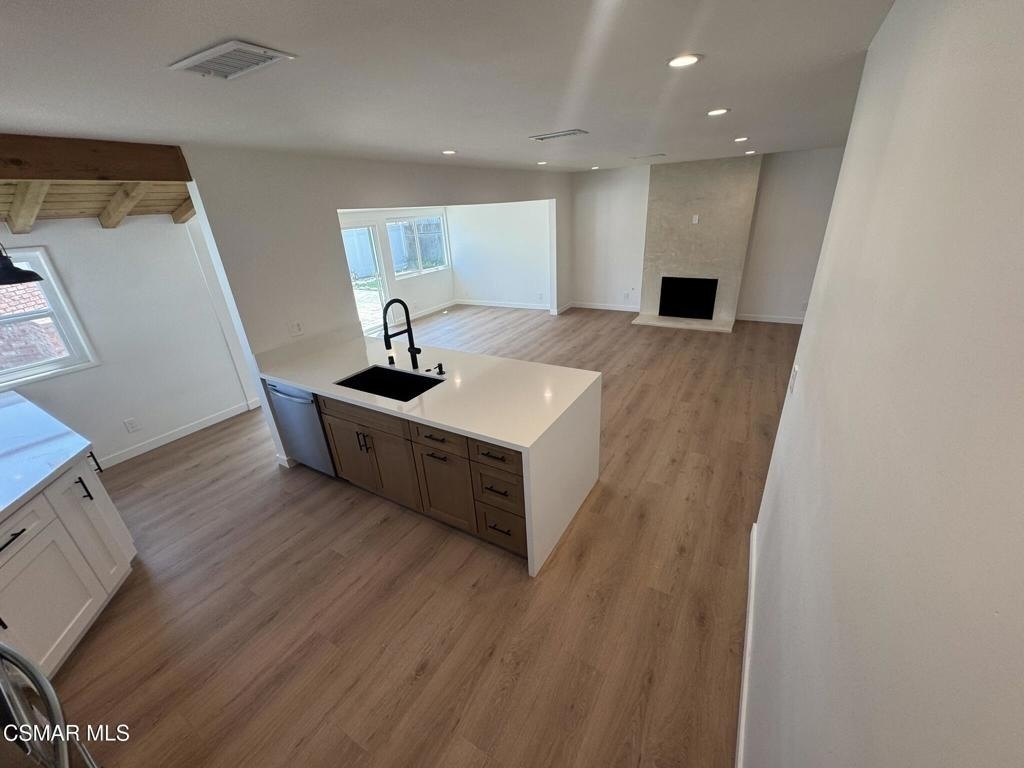 21420 Chatsworth Street - Photo 11