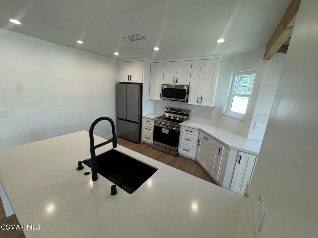 21420 Chatsworth Street - Photo 12